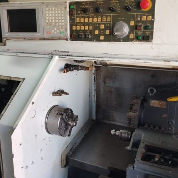 Torno en reparación