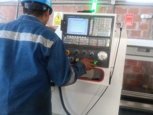 torno cnc en operacion